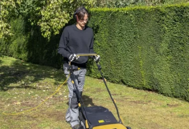 Powerplus elektrische verticuteermachine