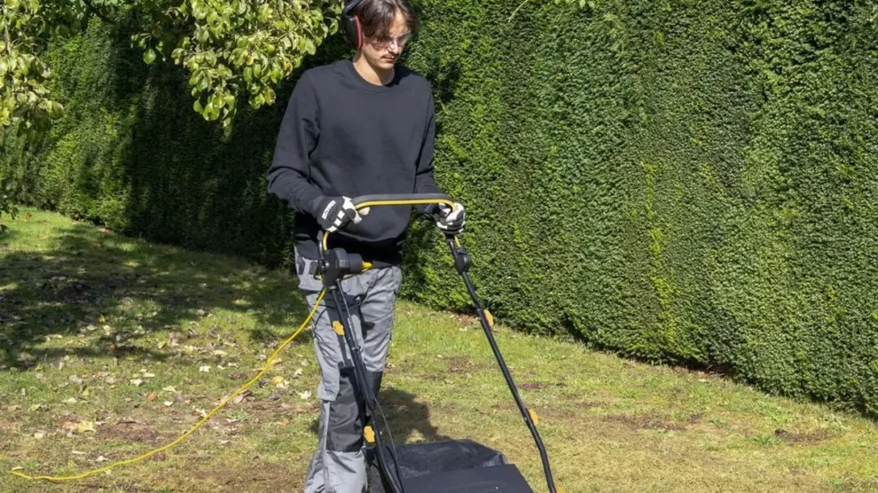 Powerplus elektrische verticuteermachine